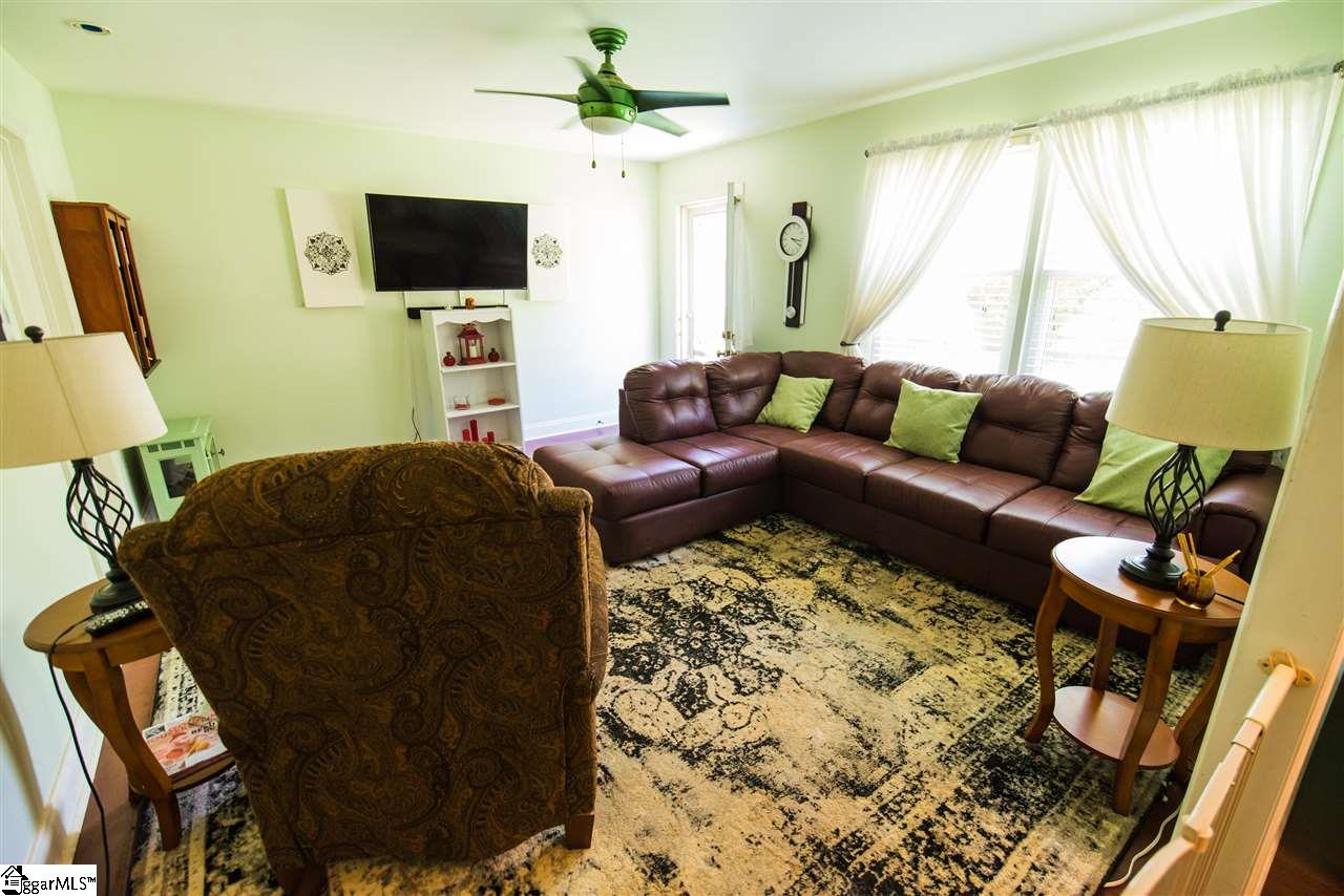 235 South Moore Road Fountain Inn, SC 29644 - Photo 9 of 28
