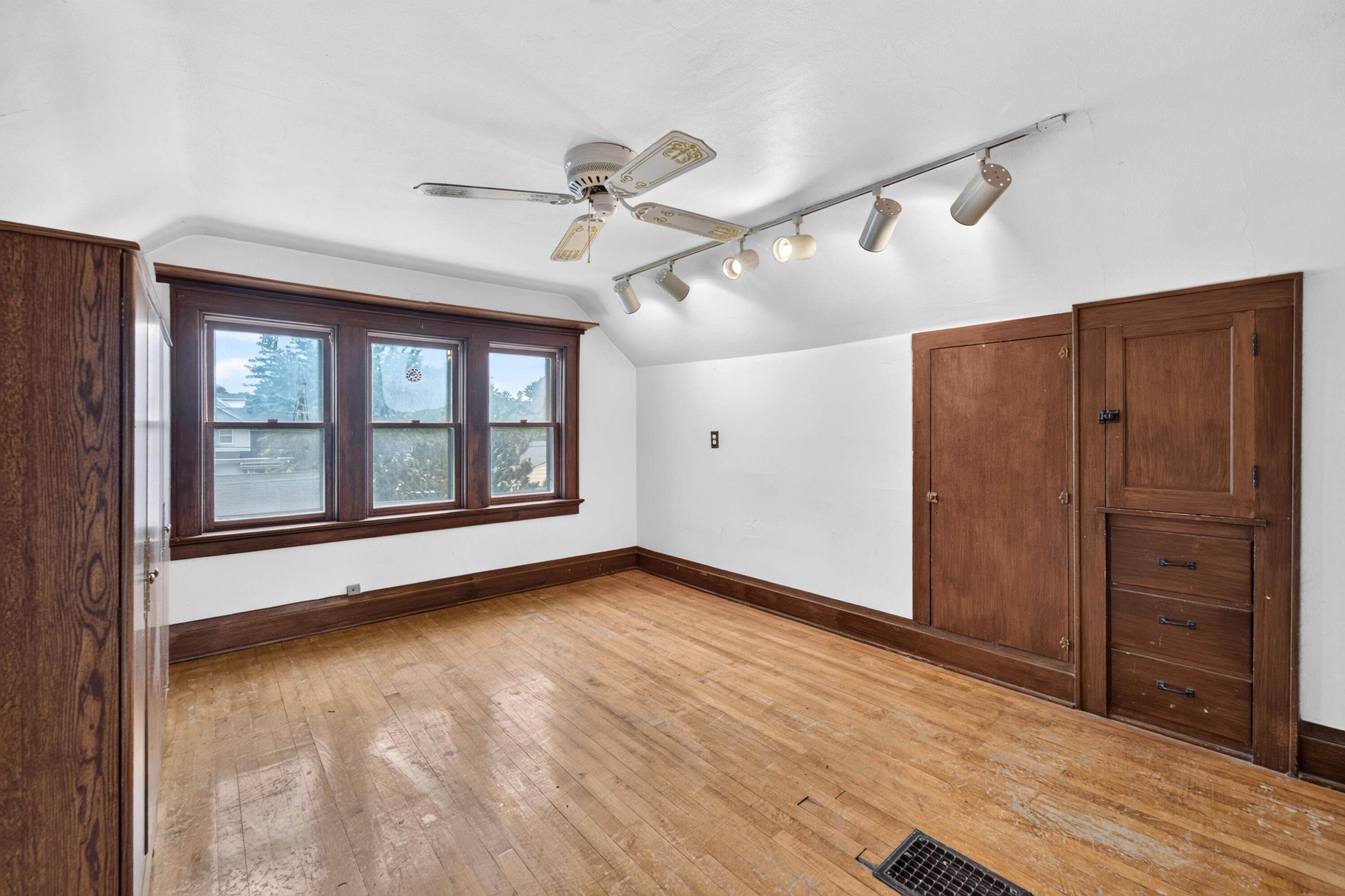 5053 North 126th Street Butler, WI 53007 - Photo 9 of 20 DSC03002