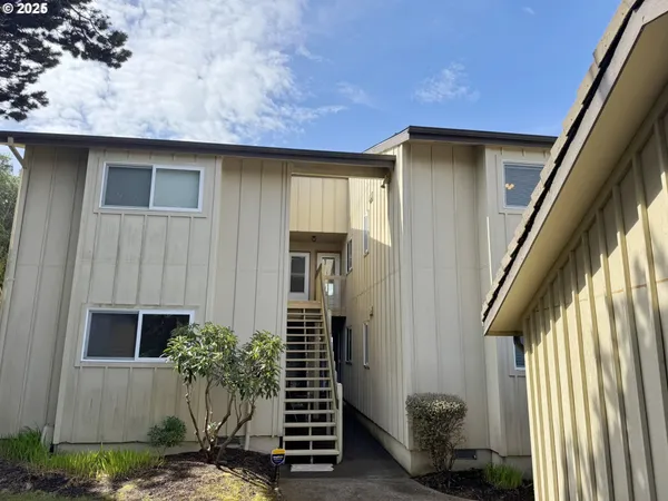 $639,000 | 2335 Northwest Inlet Avenue, Unit 7, Lincoln City, OR 97367