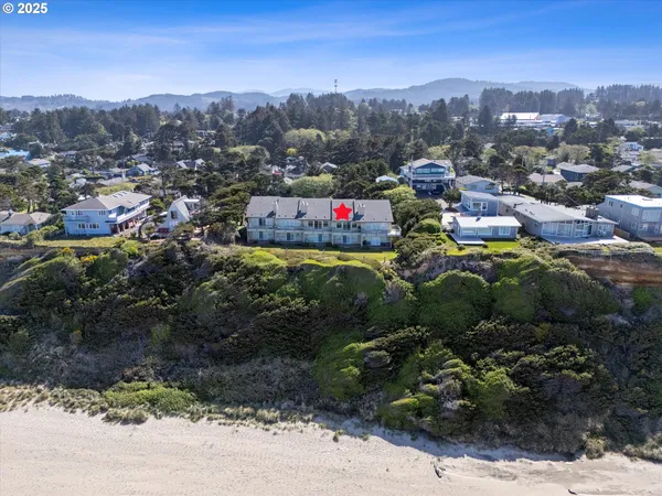 $639,000 | 2335 Northwest Inlet Avenue, Unit 7, Lincoln City, OR 97367