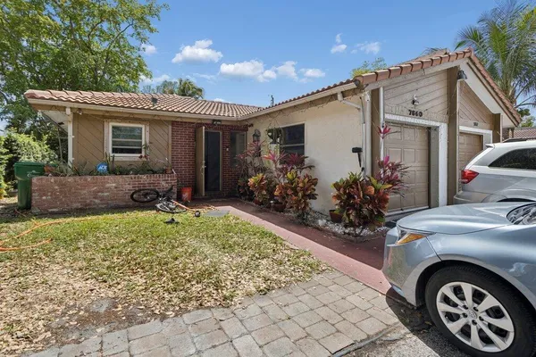 $325,000 | 7860 Northwest 44th Court, Coral Springs, FL 33065
