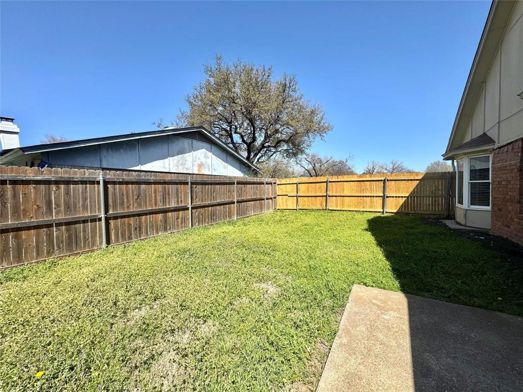 2508 South Center Street Arlington, TX 76014 - Photo 17 of 17 a view of backyard with green space