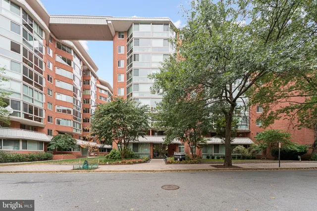 $560,000 | 1024 North Utah Street, Unit 524, Arlington, VA 22201