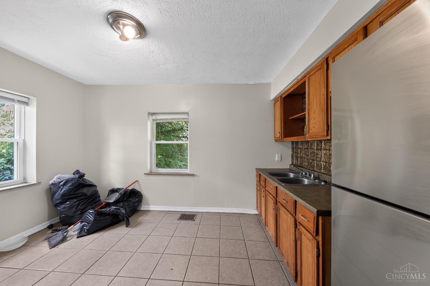 5804 Argus Road Cincinnati, OH 45224 - Photo 14 of 30