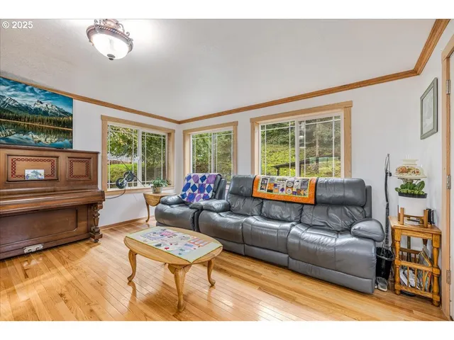 $1,100,000 | 2398 Cole Road South, Salem, OR 97306