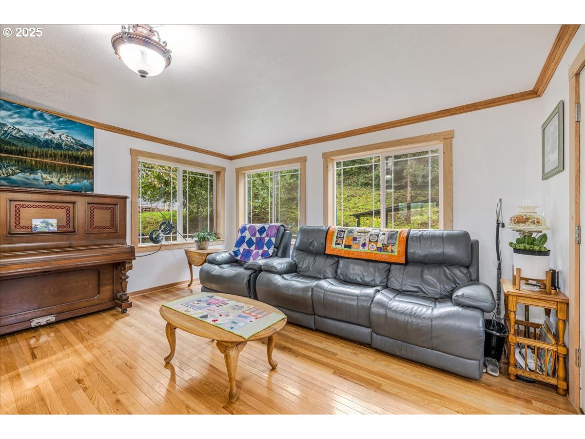 2398 Cole Road South Salem, OR 97306 - Photo 12 of 38