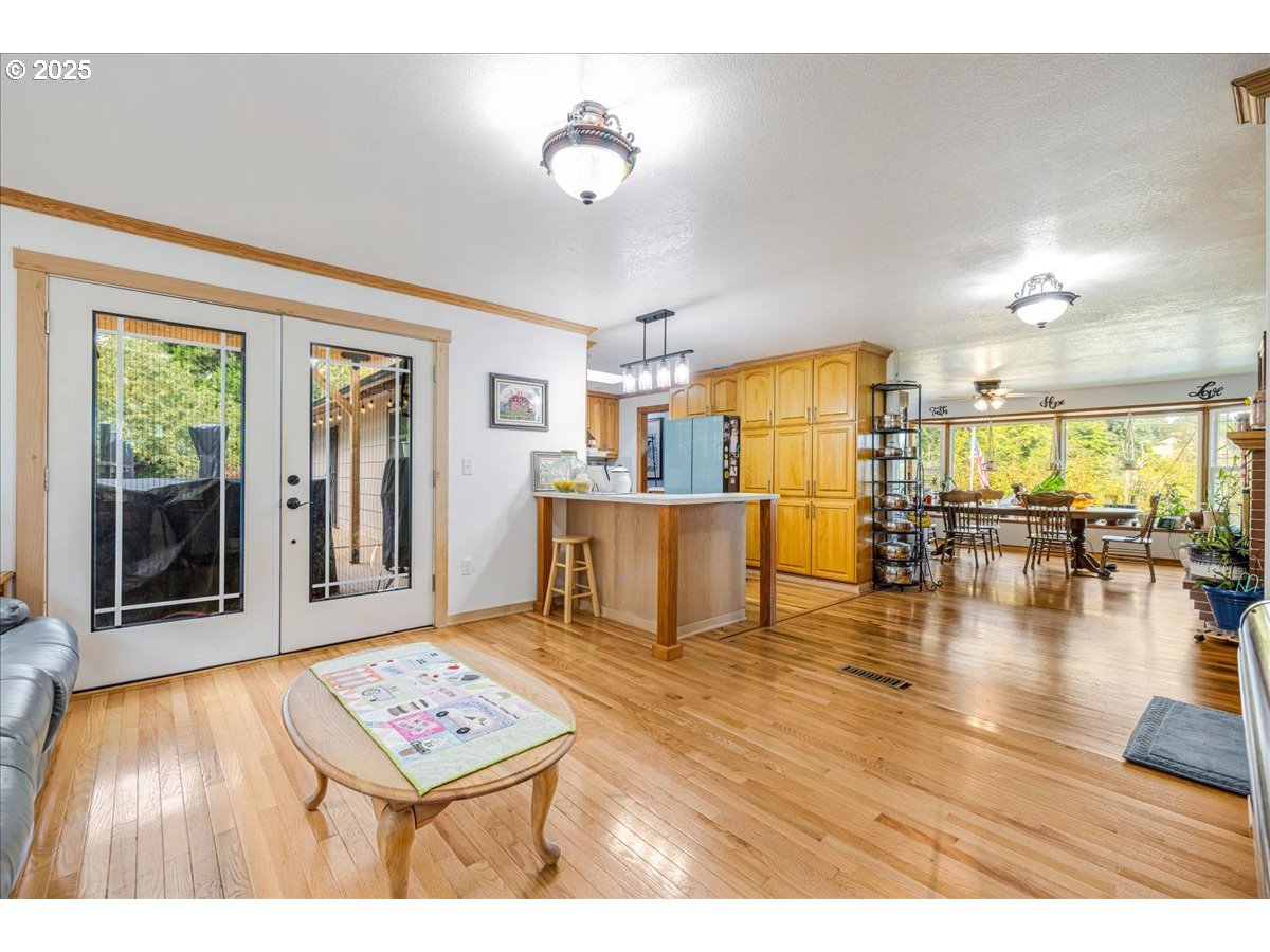 2398 Cole Road South Salem, OR 97306 - Photo 13 of 38