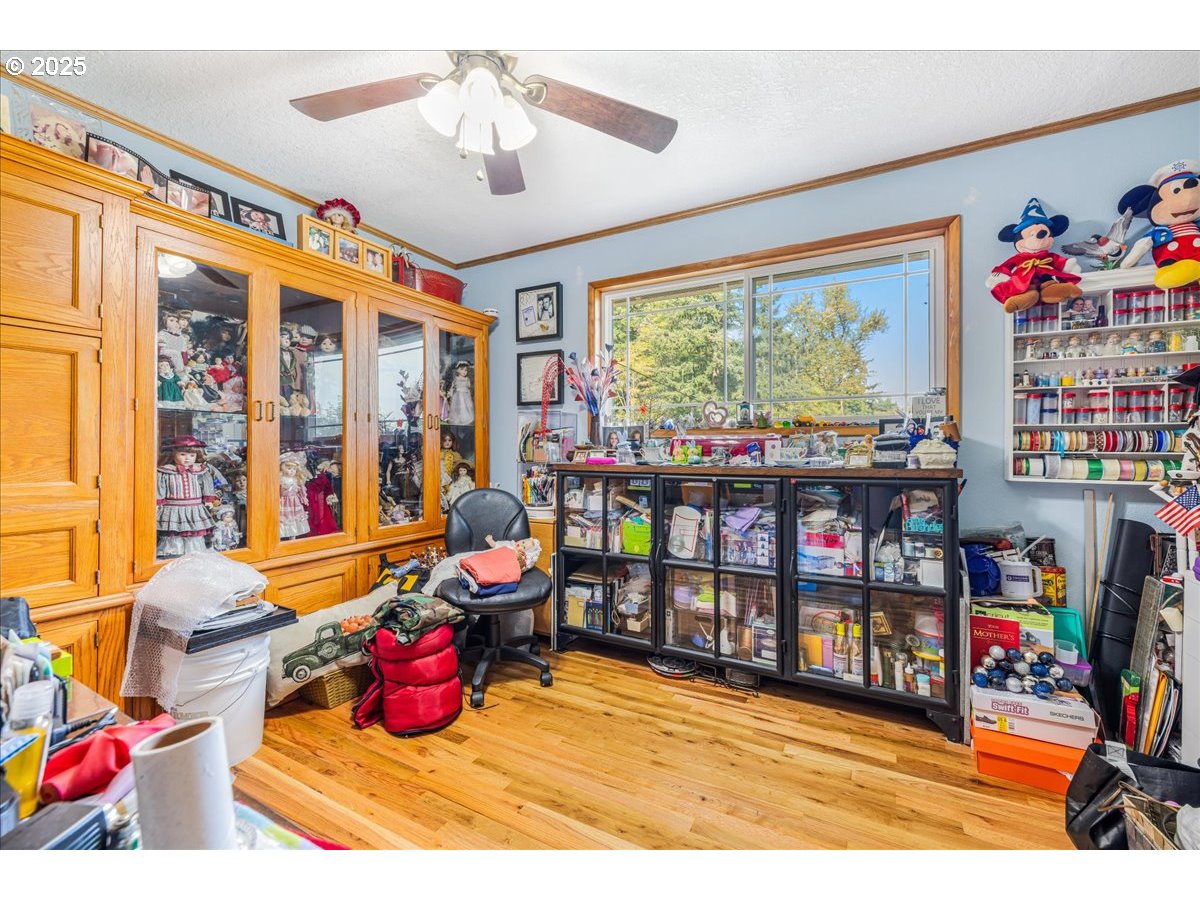 2398 Cole Road South Salem, OR 97306 - Photo 18 of 38