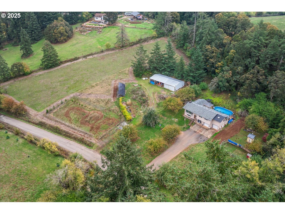 2398 Cole Road South Salem, OR 97306 - Photo 2 of 38