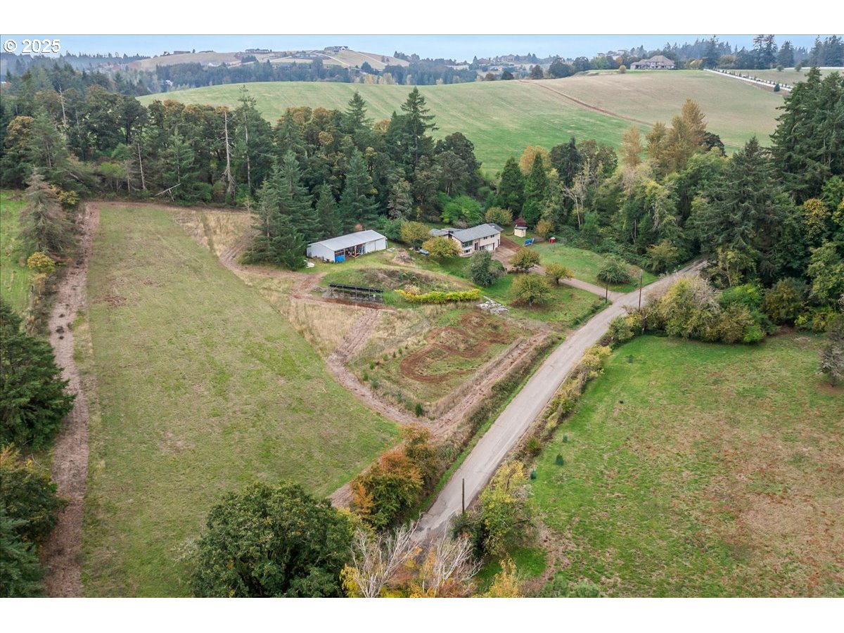 2398 Cole Road South Salem, OR 97306 - Photo 3 of 38