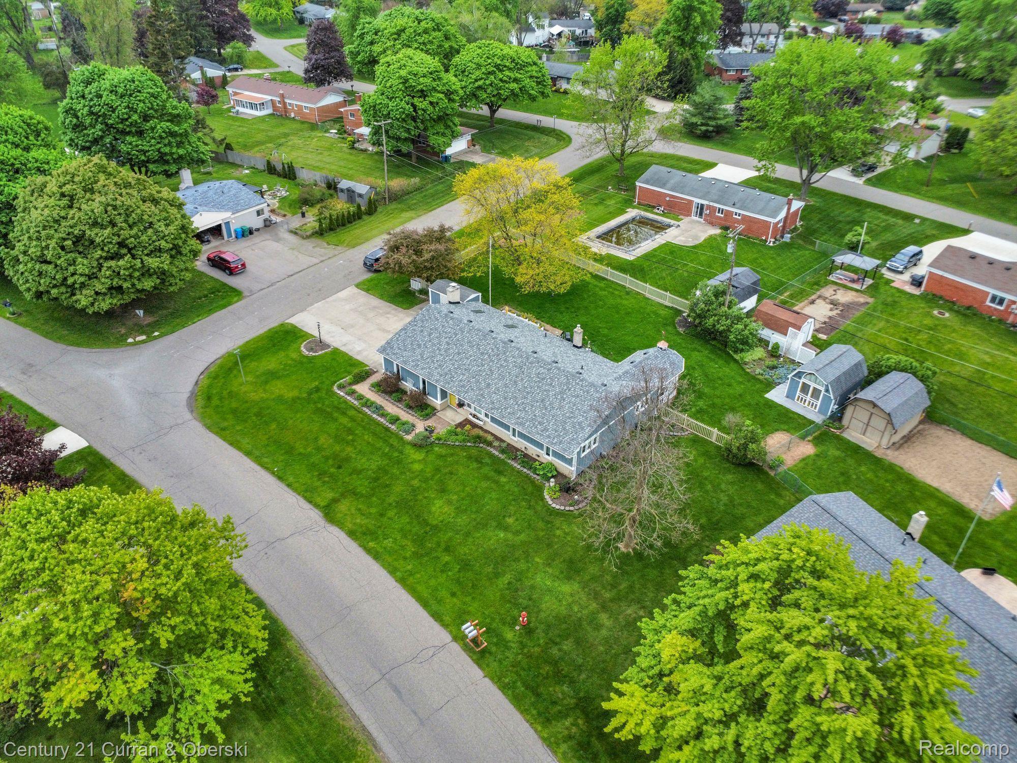 2165 Metzner Road Walled Lake, MI 48390 - Photo 27 of 30 Gallery Image 27