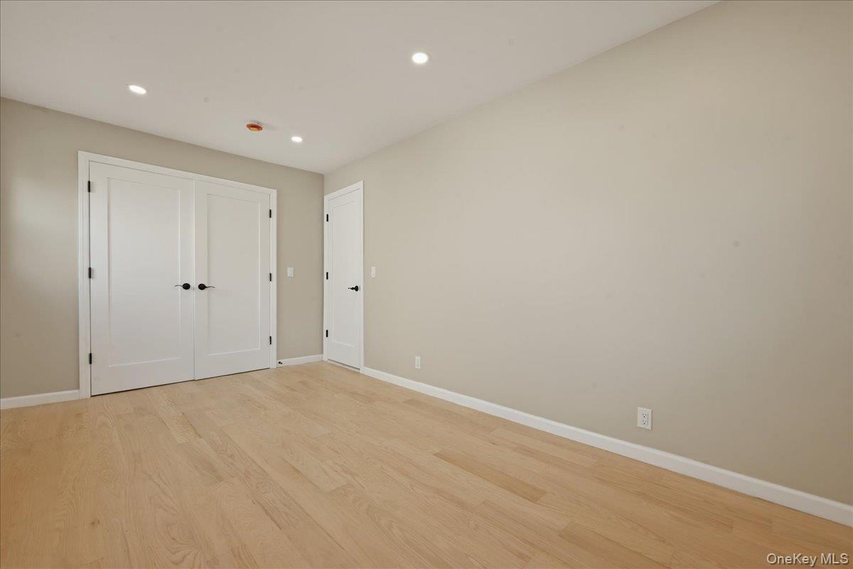 7 Surrey Road Massapequa, NY 11758 - Photo 20 of 31