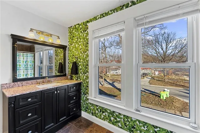 $239,500 | 436 South Ash Street, Ottawa, KS 66067