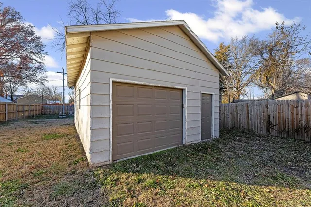 $239,500 | 436 South Ash Street, Ottawa, KS 66067