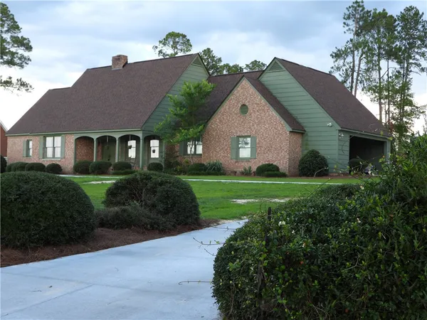 $549,000 | 220 Lake Shore Drive, Alma, GA 31510