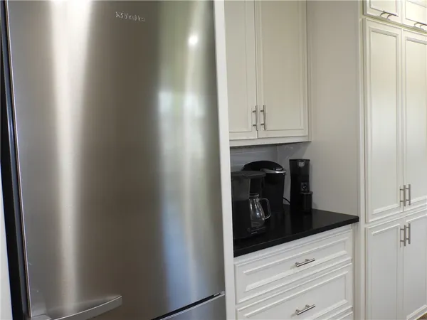$549,000 | 220 Lake Shore Drive, Alma, GA 31510