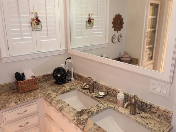 $549,000 | 220 Lake Shore Drive, Alma, GA 31510
