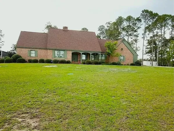 $549,000 | 220 Lake Shore Drive, Alma, GA 31510