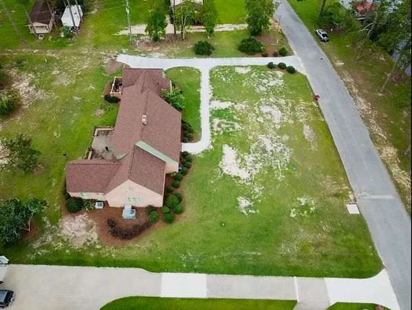 $549,000 | 220 Lake Shore Drive, Alma, GA 31510