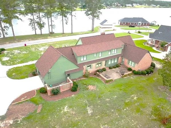 $549,000 | 220 Lake Shore Drive, Alma, GA 31510