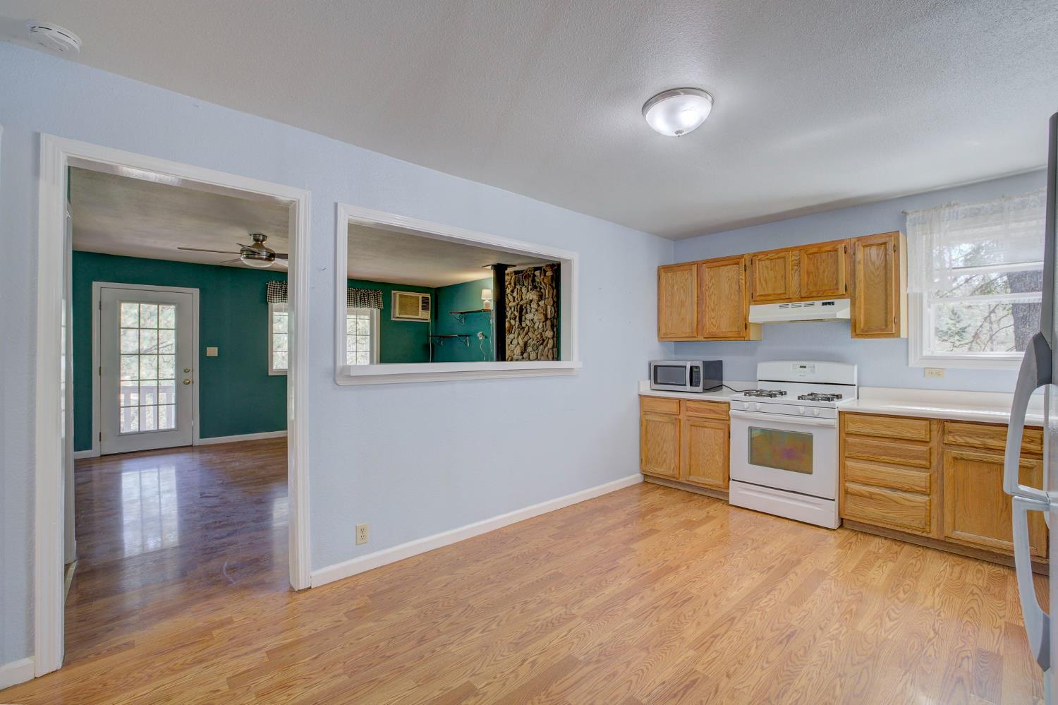 15241 Magnolia Road Grass Valley, CA 95949 - Photo 9 of 52