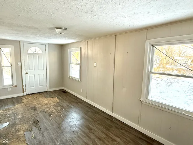 $59,900 | 1702 Arrow Avenue, Anderson, IN 46016