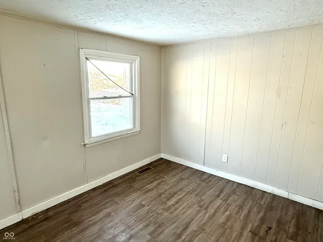 $59,900 | 1702 Arrow Avenue, Anderson, IN 46016