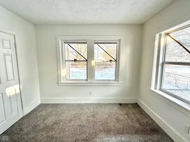 $59,900 | 1702 Arrow Avenue, Anderson, IN 46016