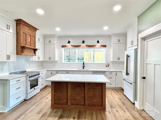 $490,000 | 123 Arrowood Lane, Harmony, NC 28634