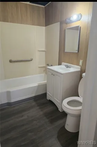 $2,000 | 196 Englewood Avenue, Buffalo, NY 14214