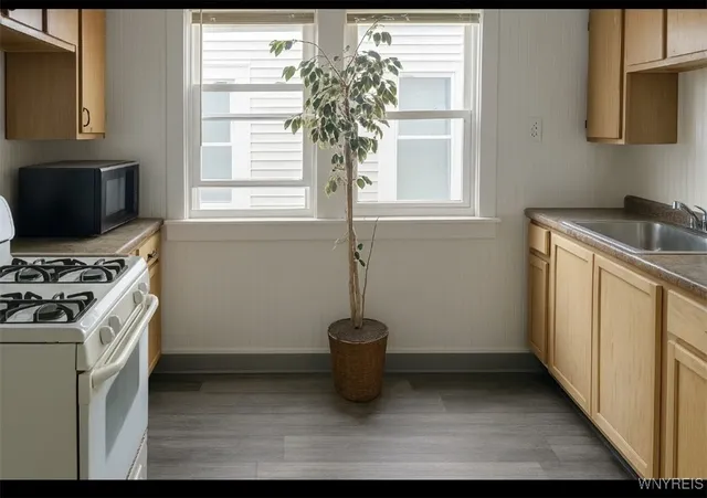 $2,000 | 196 Englewood Avenue, Buffalo, NY 14214