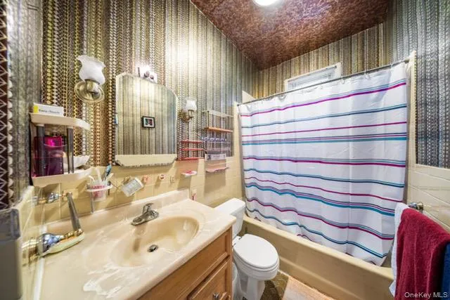 $1,280,000 | 41-71 Gleane Street | Elmhurst