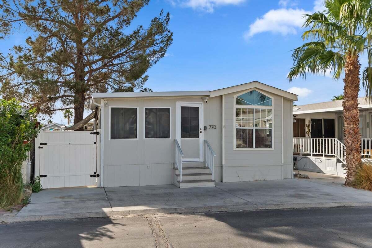 74711 Dillon Road, Unit 770 Desert Hot Springs, CA 92241 - Photo 3 of 33 770 2