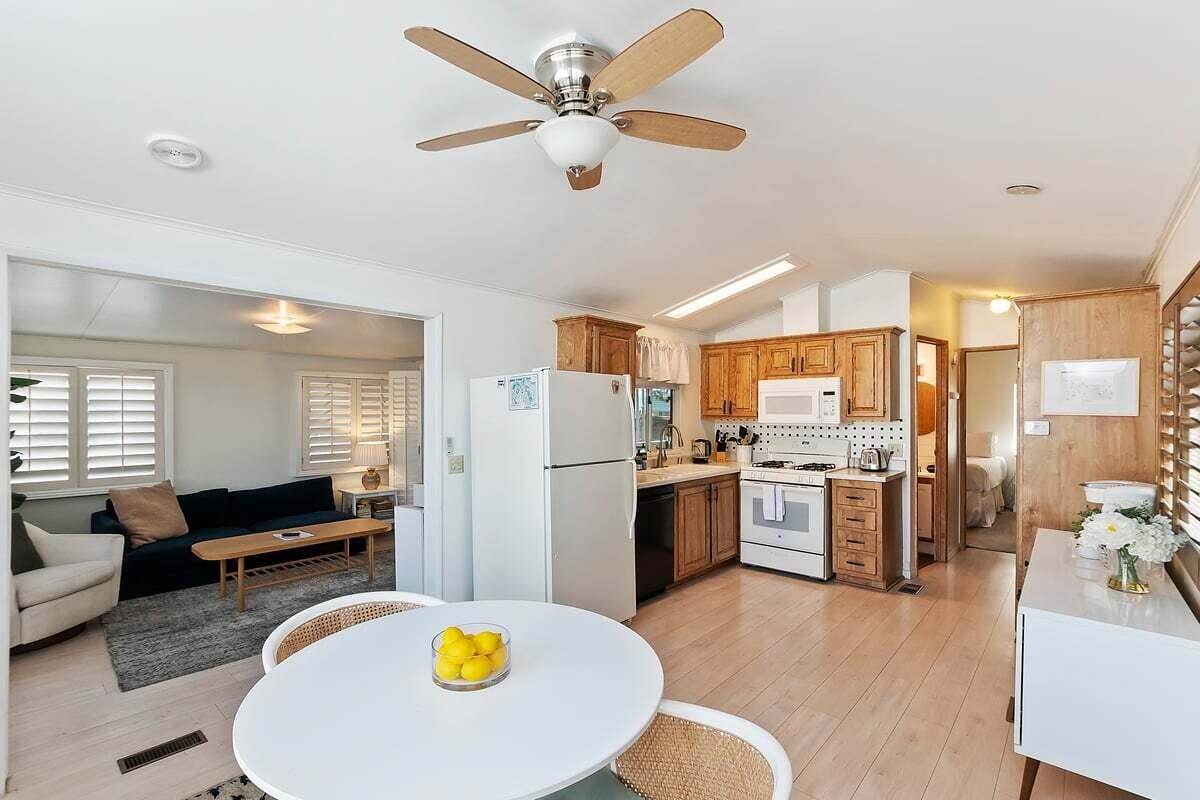 74711 Dillon Road, Unit 770 Desert Hot Springs, CA 92241 - Photo 8 of 33 770 8