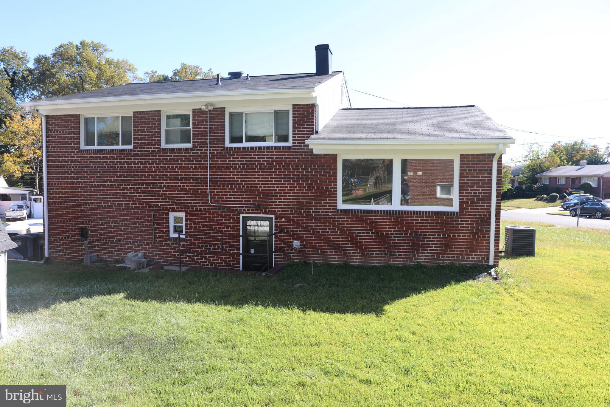 1322 Ray Road Hyattsville, MD 20782 - Photo 3 of 16