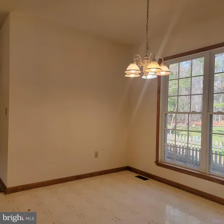 $1,950 | 73 Lake Caroline Drive, Ruther Glen, VA 22546