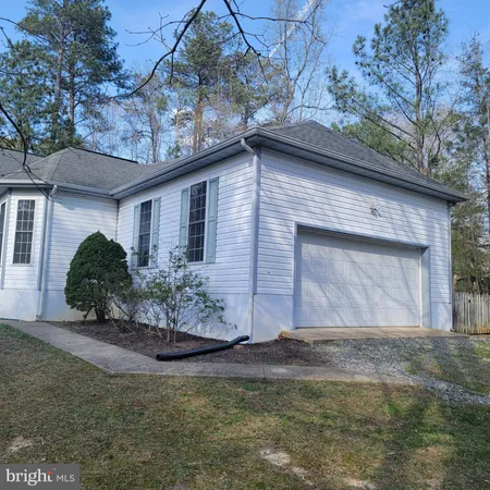 $1,950 | 73 Lake Caroline Drive, Ruther Glen, VA 22546