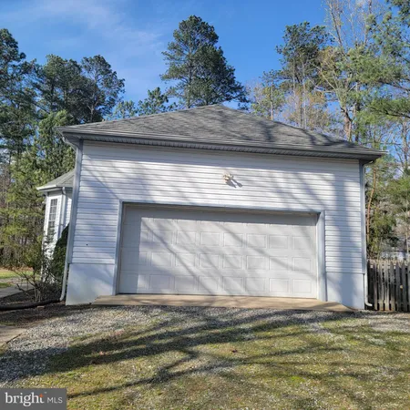 $1,950 | 73 Lake Caroline Drive, Ruther Glen, VA 22546