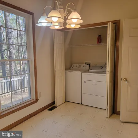 $1,950 | 73 Lake Caroline Drive, Ruther Glen, VA 22546