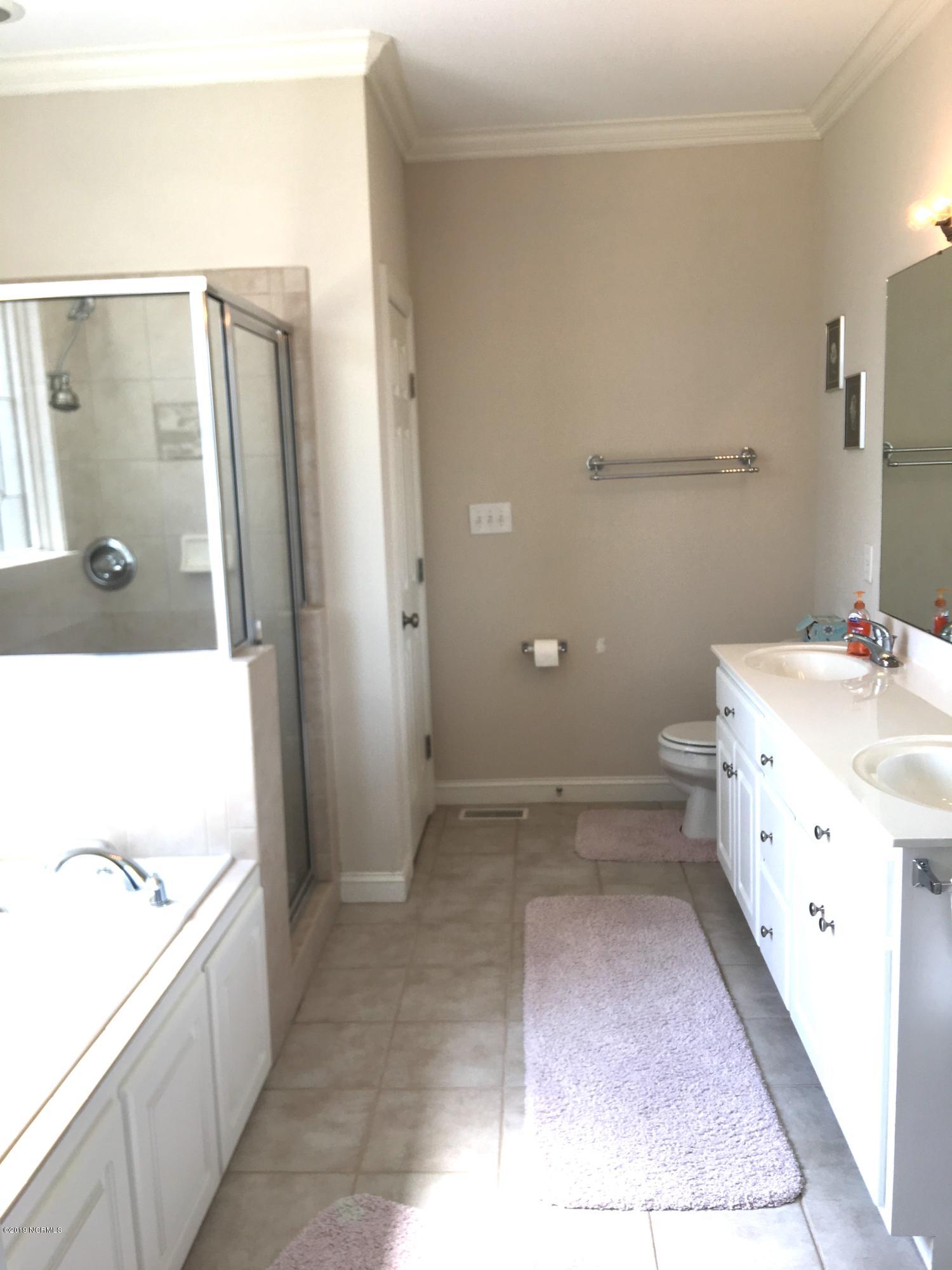 5953 Countryside Road Wilson, NC 27896 - Photo 26 of 39 MASTER BATH