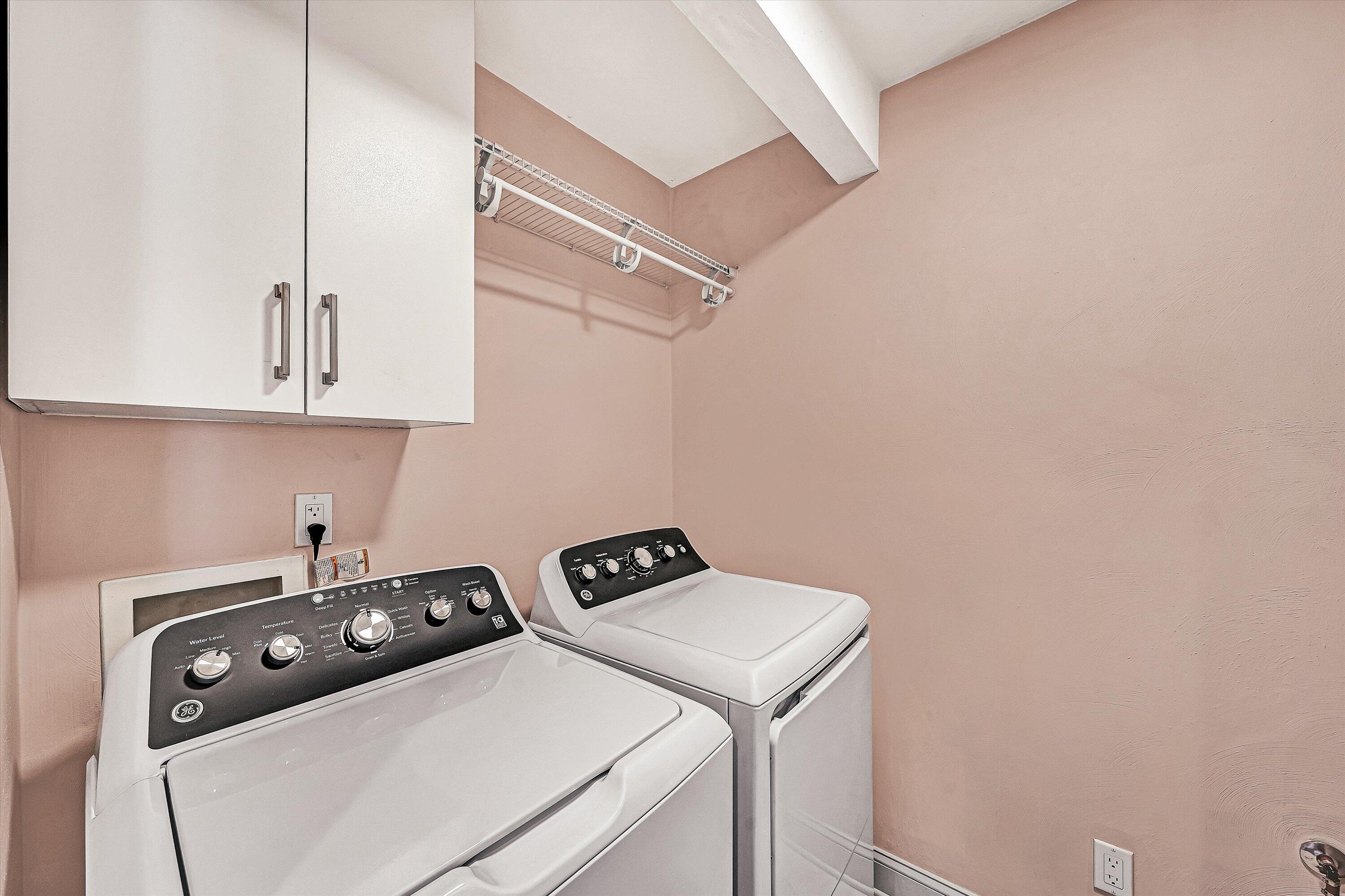 4530 Colonial Pl Drive Roanoke, VA 24018 - Photo 28 of 39 a utility room with dryer and washer