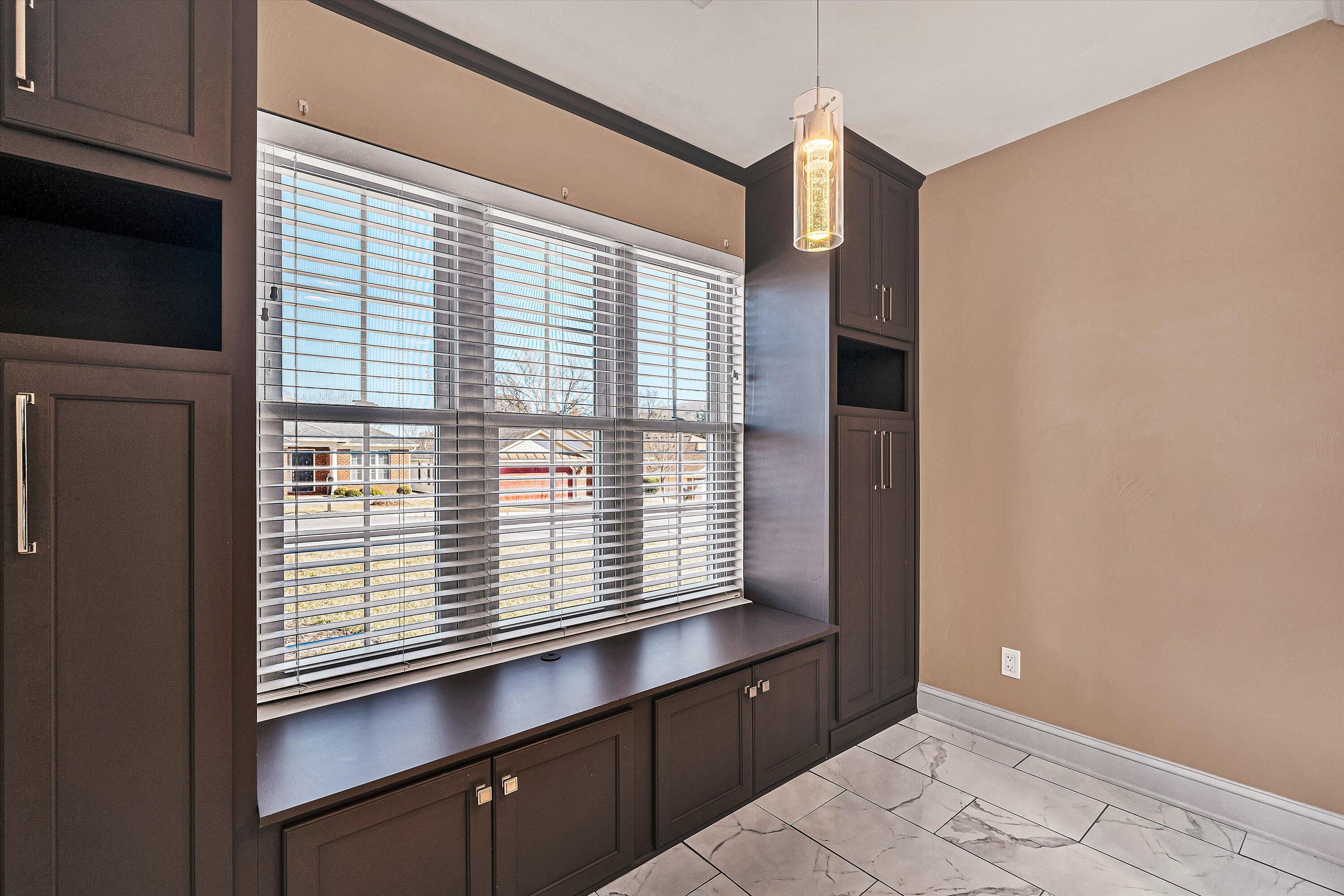 4530 Colonial Pl Drive Roanoke, VA 24018 - Photo 6 of 39 a view of kitchen with windows and refrigerator