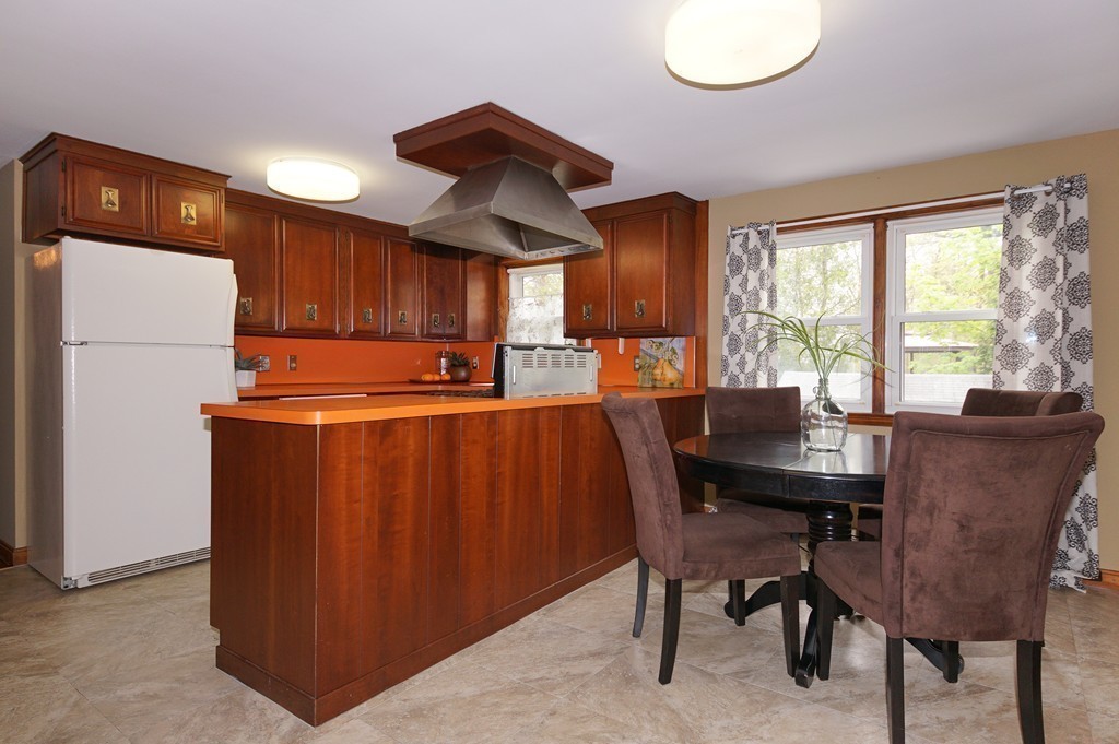 8 Kelley Road Wilmington, MA 01887 - Photo 8 of 21 Gallery Image 8