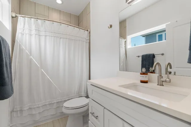 $3,250 | 1148 Webberville Road, Unit 6, Austin, TX 78721