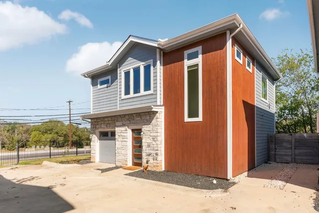 $3,250 | 1148 Webberville Road, Unit 6, Austin, TX 78721