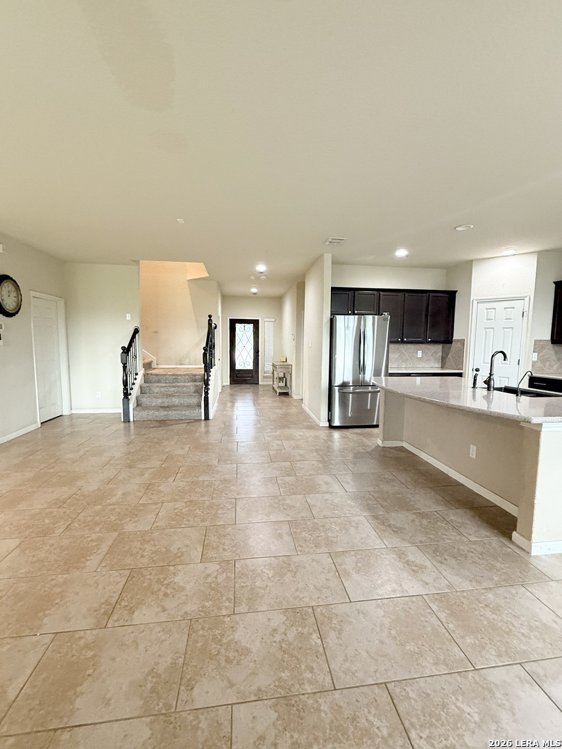 9010 Phoenix Converse, TX 78109 - Photo 8 of 22