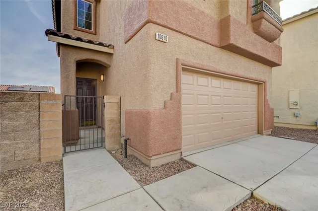 $1,995 | 10610 South Blue Larkspur Court, Las Vegas, NV 89141