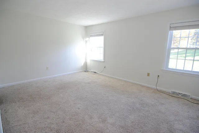 $2,975 | 37 Cadogan Way, Nashua, NH 03062