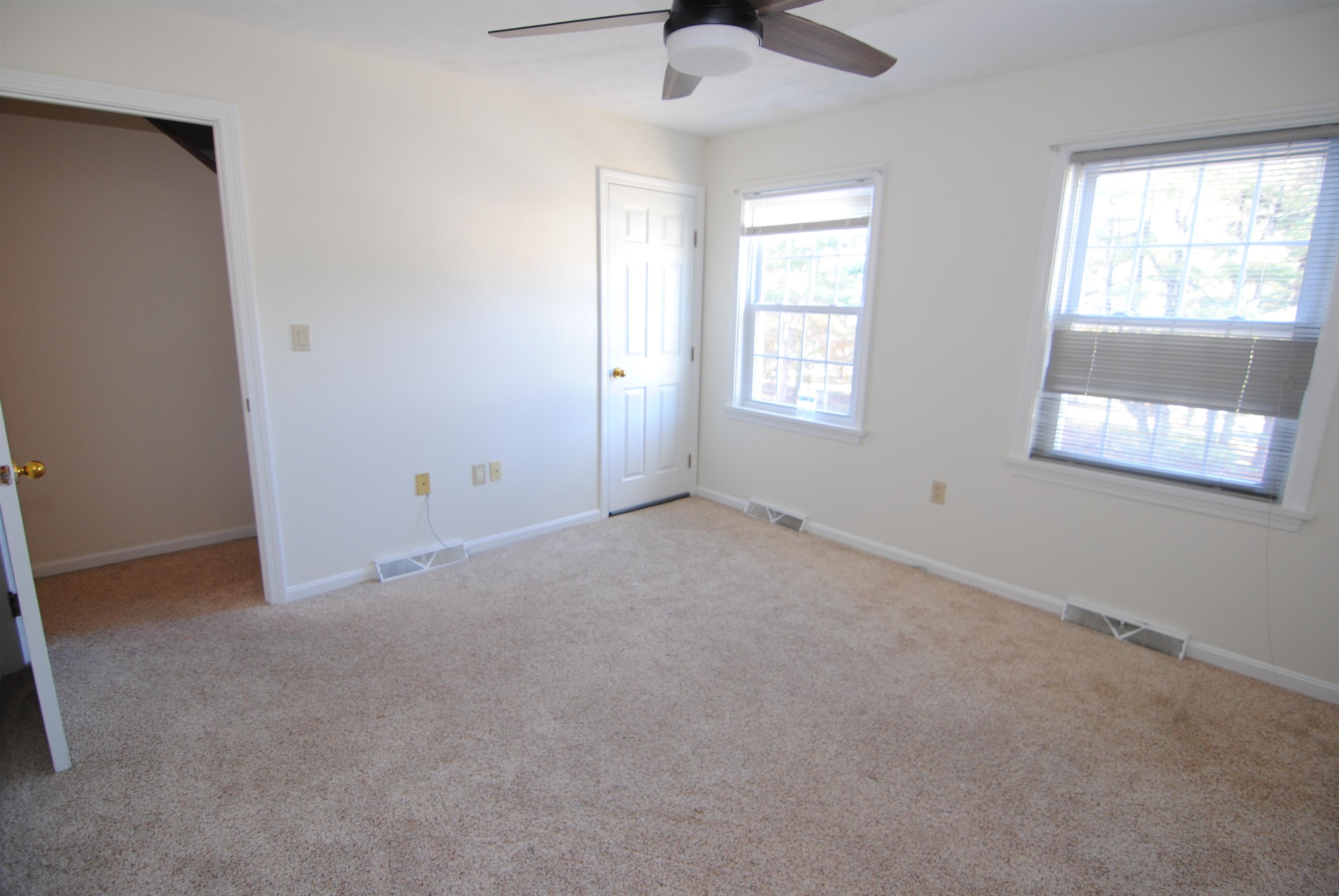 37 Cadogan Way Nashua, NH 03062 - Photo 22 of 31