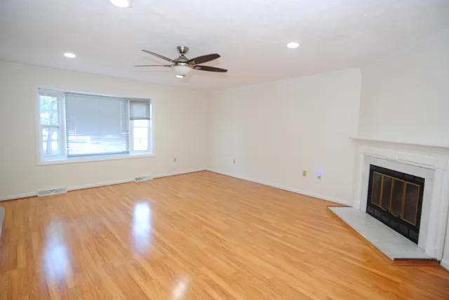 $2,975 | 37 Cadogan Way, Nashua, NH 03062